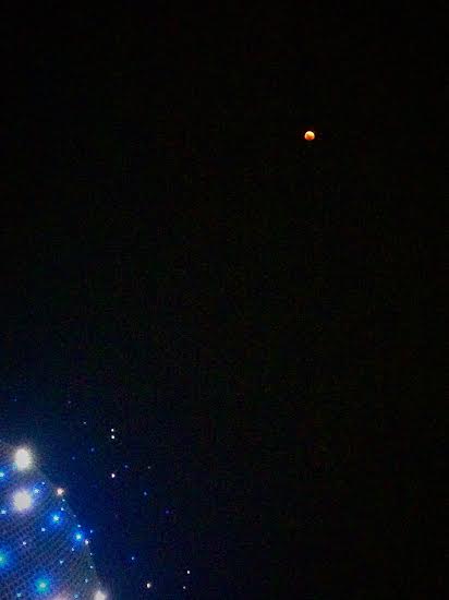 The day after the Supermoon, I saw an farcical article about how people's photos from the night before were blurry and underwhelming. While most of mine can be described equally, I think this one is pretty cool. I went to the Planetarium in Buenos Aires with a couple of my friends to see this rare moon. With live music, a big projection of the moon up close, and about 15,000 other people, we had a really amazing experience we'll be able to reminisce about in 2033.