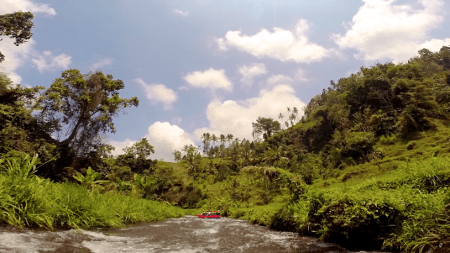 Friday, we made our way to Telaga Waja River for some white water rafting. The pre-rafting safety talk was almost comical; the only words I managed to gather from our guide's speech was "boom boom". With a mutual understanding that we had no idea what was said, we all hopped into the raft and made our way down the river. Turns out that "boom boom" means we're about to collide into a rock/boulder. There were many, many "boom boom"-s. 