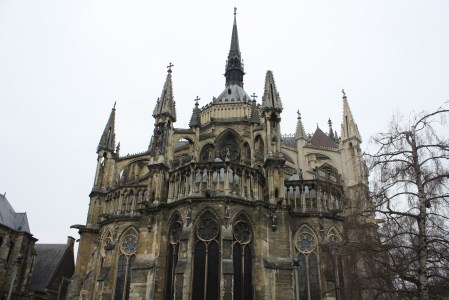 The next day, I went to Reims, the capital of the Champagne region, with Lily and her friend Holly. We were able to tour a cave in Reims and even participate in a tasting. Reims is also home to another famous Cathédrale de Notre Dame.