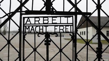arbeit macht frei (1)